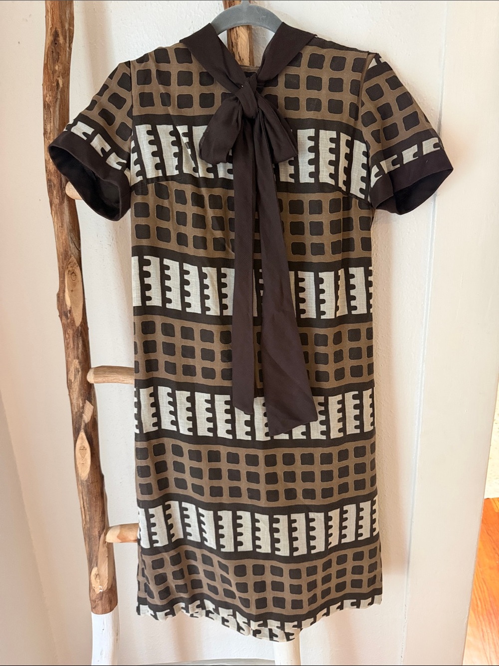 Vintage 60s Handmade Brown Cream Geometric Tie-Neck Short Sleeve Midi Dress M